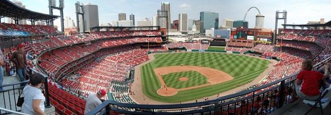 St. Louis Cardinals vs. Pittsburgh Pirates at Busch Stadium